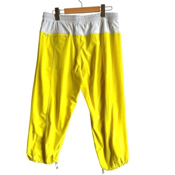 Lululemon Step Lively Crop Pant Size 8 Yellow White - Picture 6 of 12